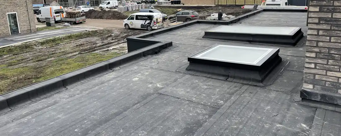Nieuwbouw plat dak uitgevoerd door Dakexpert Noord